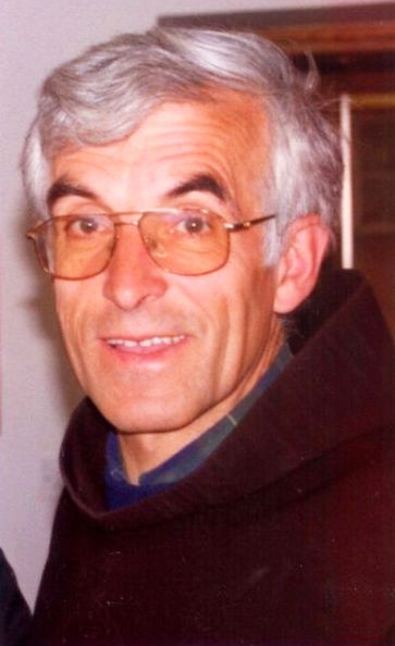 斯拉夫高神父照片