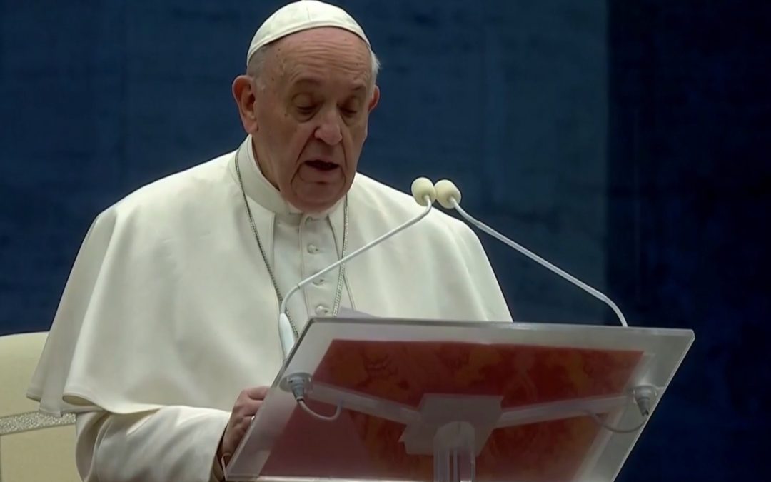 教宗方济各特别在梵蒂冈圣伯多禄大殿前带领普世信友祈祷 2020年3月27日