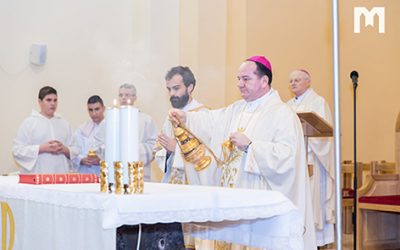 伯多祿•帕利克 (Petar Palić) 主教在默主哥耶主持彌撒聖祭