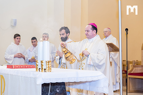 伯多禄•帕利克 (Petar Palić) 主教在默主哥耶主持弥撒圣祭