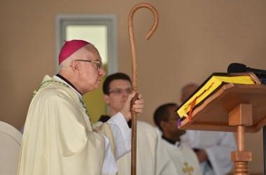 默主哥耶 Luigi Pezzuto 總主教帶領誦唸玫瑰經及主持彌撒聖祭：我們擁有和平，因為耶穌與我們同在
