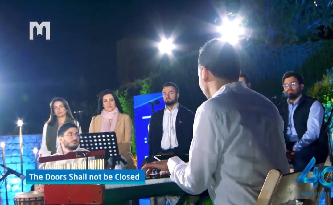 音樂: The Doors Shall not be Closed