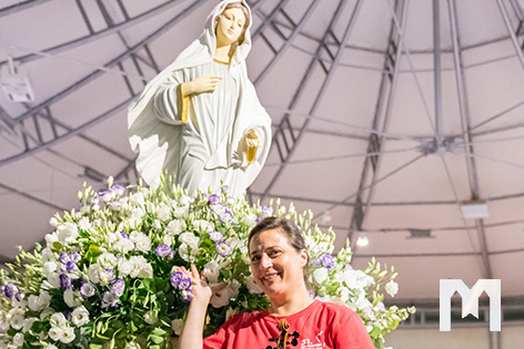 Melinda Carla Dumitrescu，很多人稱我為「聖母的小提琴」