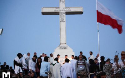 Zvonimir Pavičić神父在青年节结束时主持十字架山上的弥撒：「成为圣母的孩子！」
