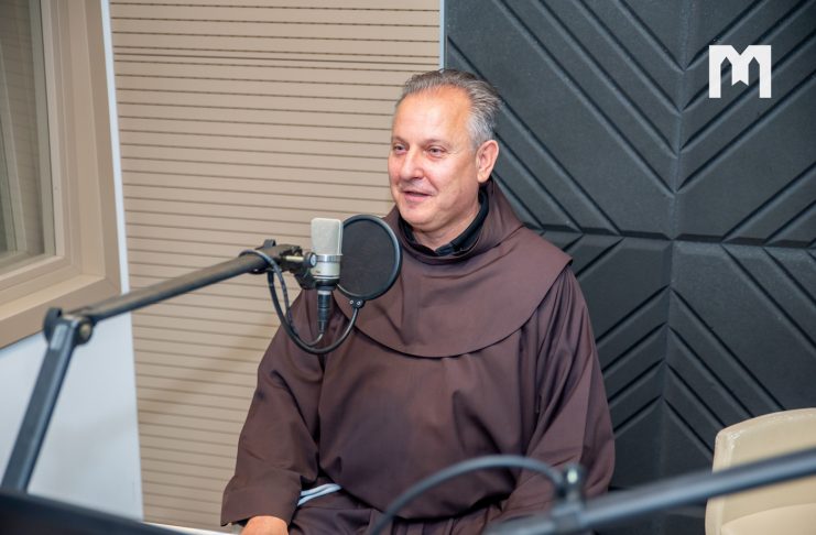 Zdravko Dadić神父宣布在默主哥耶舉行方濟各800週年紀念的最後慶祝活動