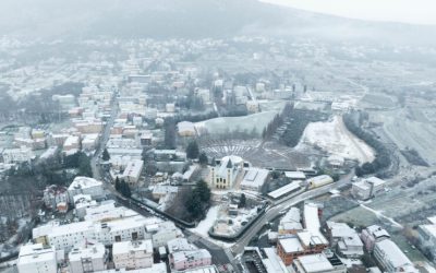 照片：白雪覆蓋默主哥耶祈禱地點