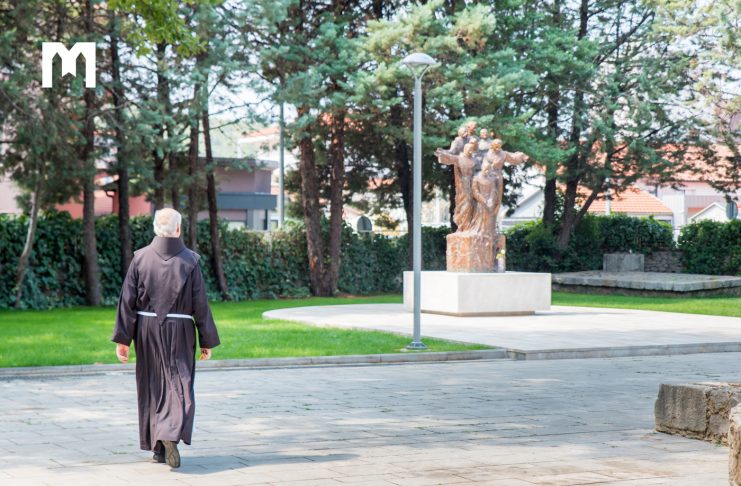 在真福 Stepinac 樞機的紀念日，將為在戰爭中殉難的默主哥耶堂區方濟會士與信友祈禱