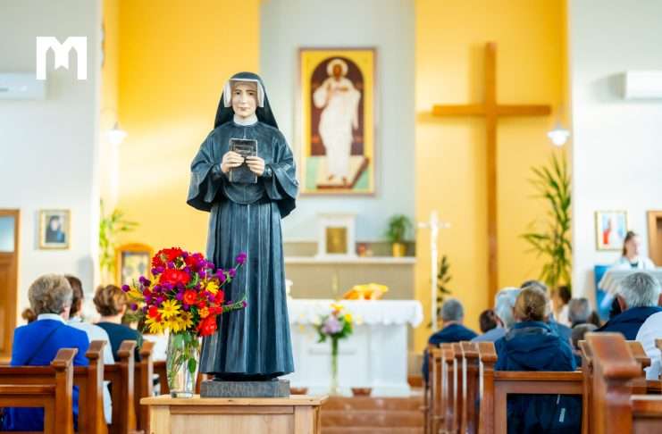 在慈悲主日上午11時，將在Šurmanci舉行彌撒