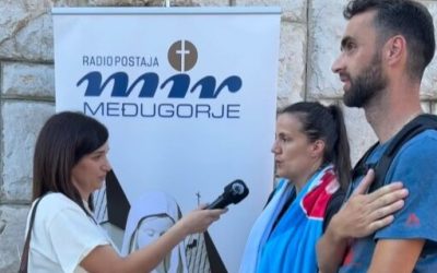 從 Imotski 步行前往默主哥耶,慶祝聖母顯現45週年