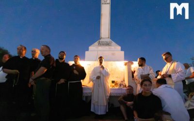 Zvonimir Pavičić神父在十字架山主持第37屆青年節閉幕彌撒：「親近天主總是美好的」