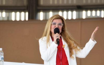 巴西女演員Lenita Medina向年輕人說：不要讓演算法引導你，要讓聖神引導你