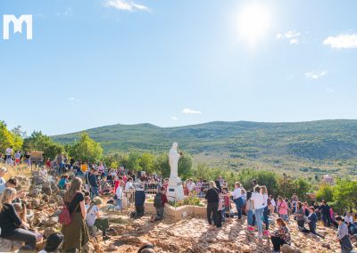 11-Apparition Hill-Pilgrims praying on Apparition Hill